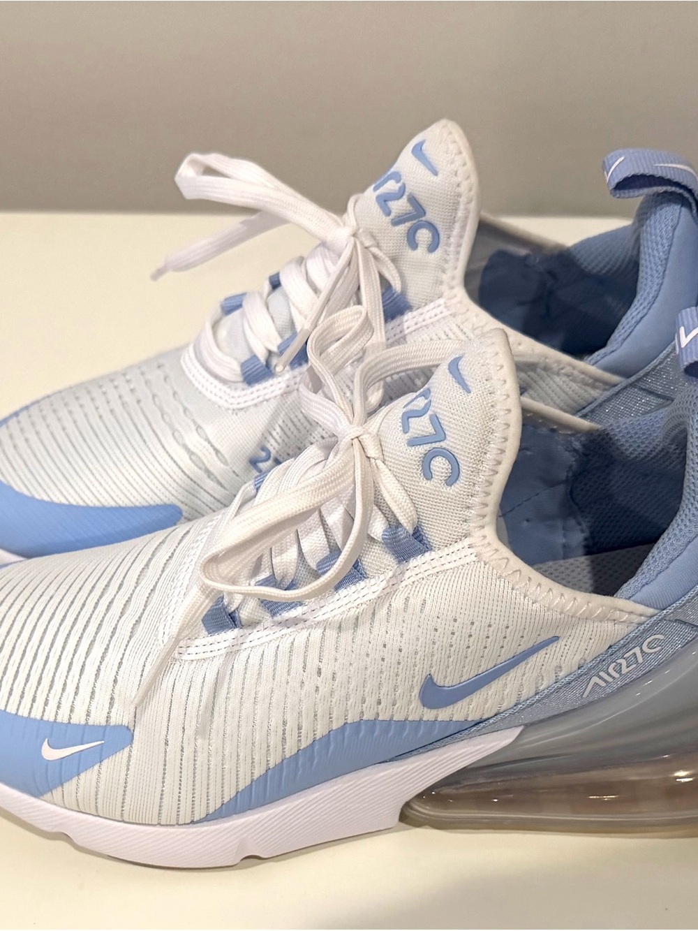 Nike Air Max 270 Women’s White & Light Blue Running Sneaker Sz 8 NEVER WORN - Picture 3 of 8
